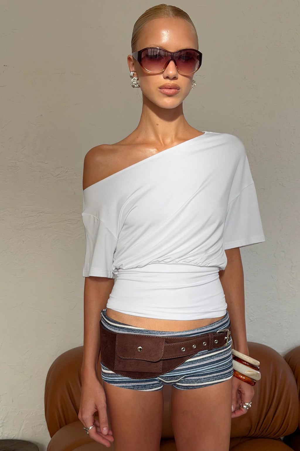 Düşük Omuz Drapeli Crop Top Ekru
