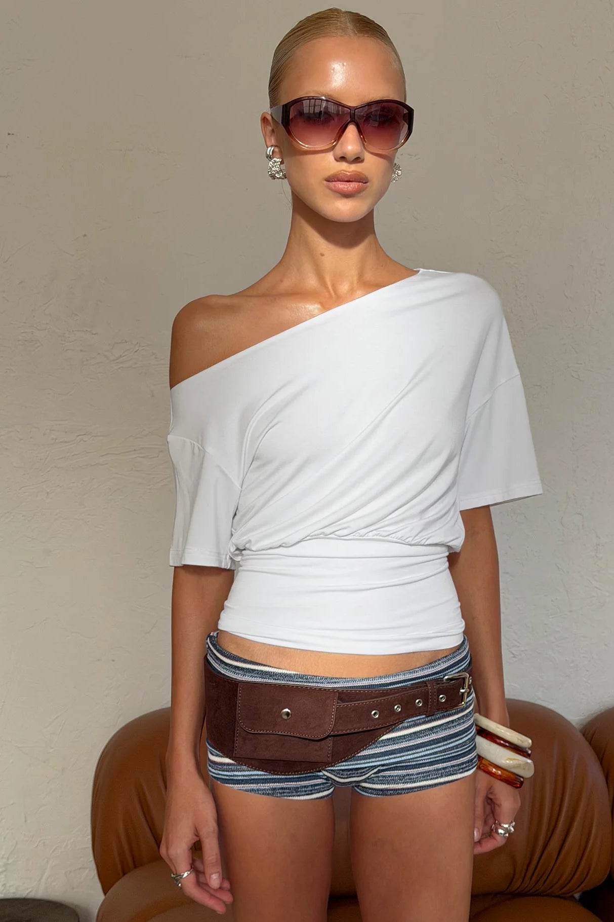 Düşük Omuz Drapeli Crop Top Ekru