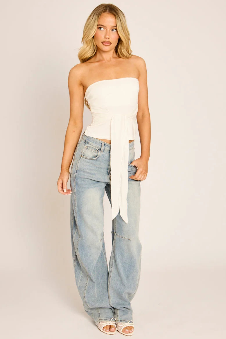 Beyaz Straplez Bağlama Detaylı Crop Top
