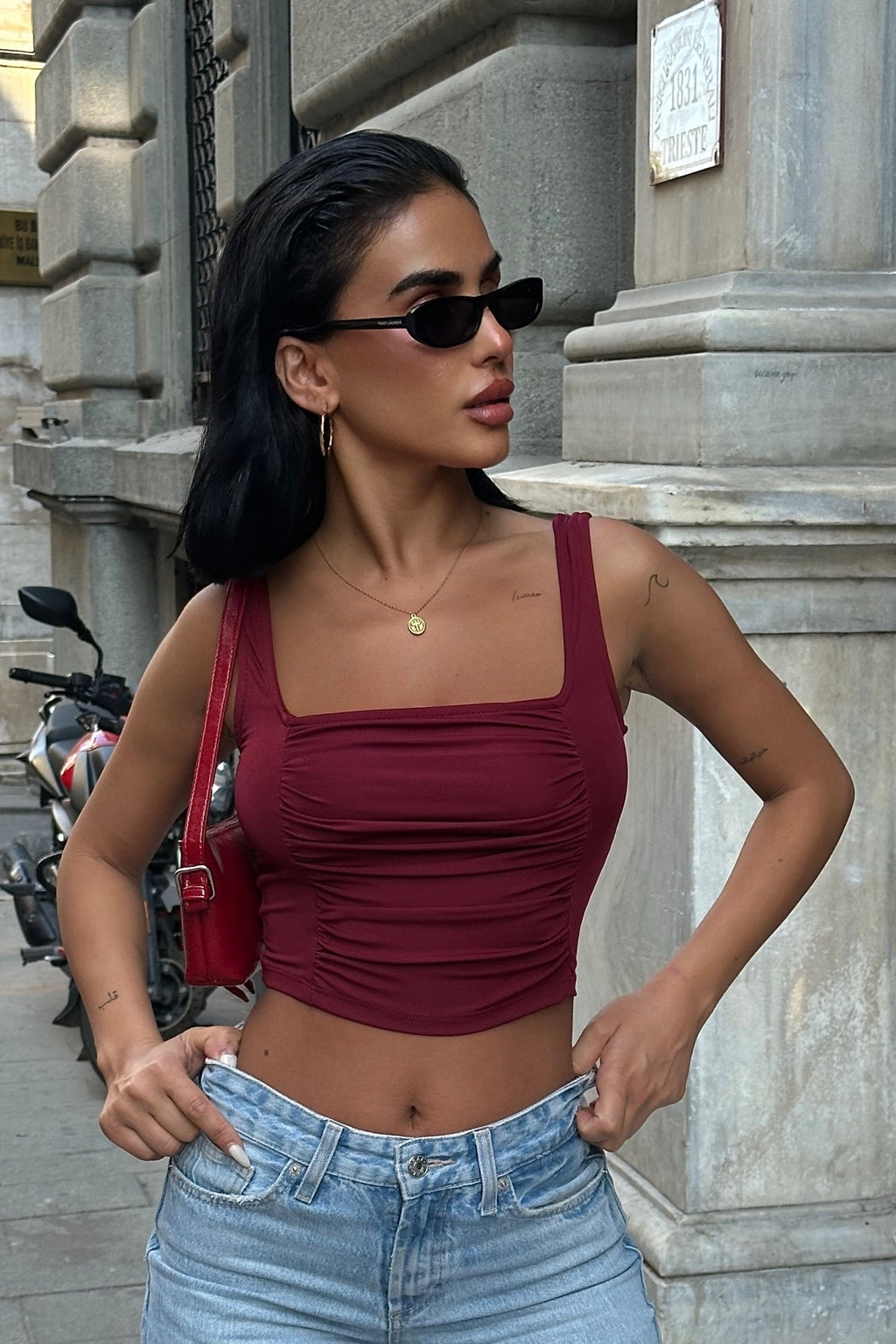 Ön ve Arkası Büzgülü Toparlayıcı Esnek Crop – Bordo - 2