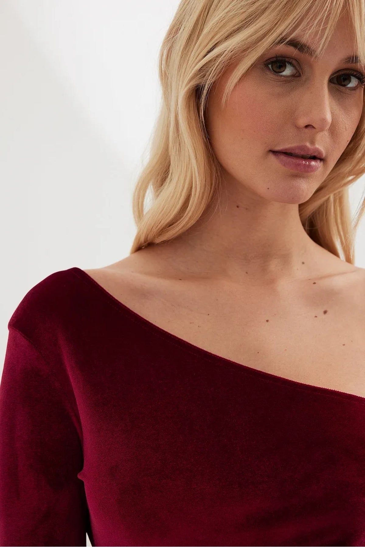 Tek Kol Esnek Kadife Şık Crop Bluz - bordo - Görsel 4