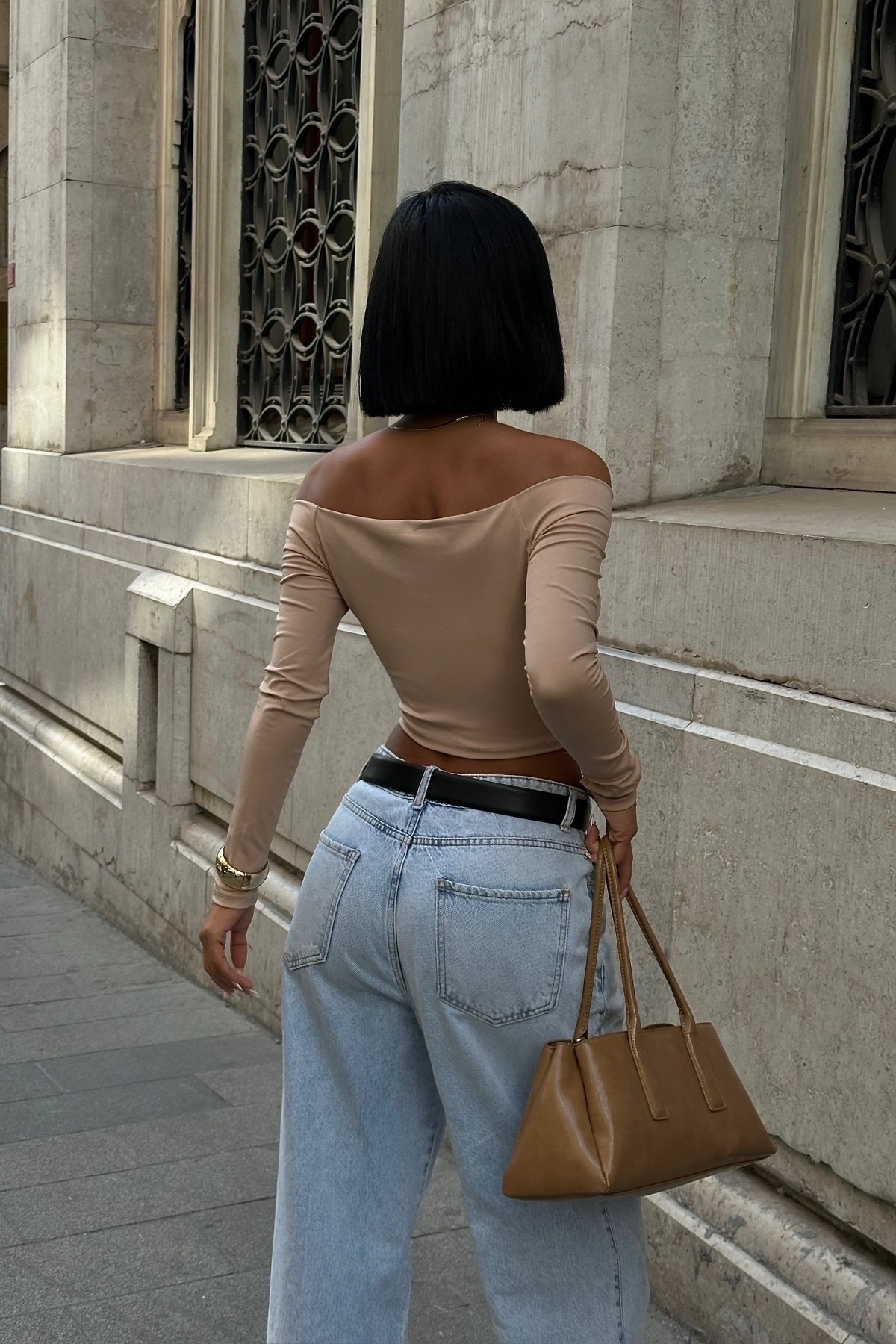 WFT2977B Madonna Yaka Parmak Detaylı Esnek Crop Bluz - Bej - Görsel 2