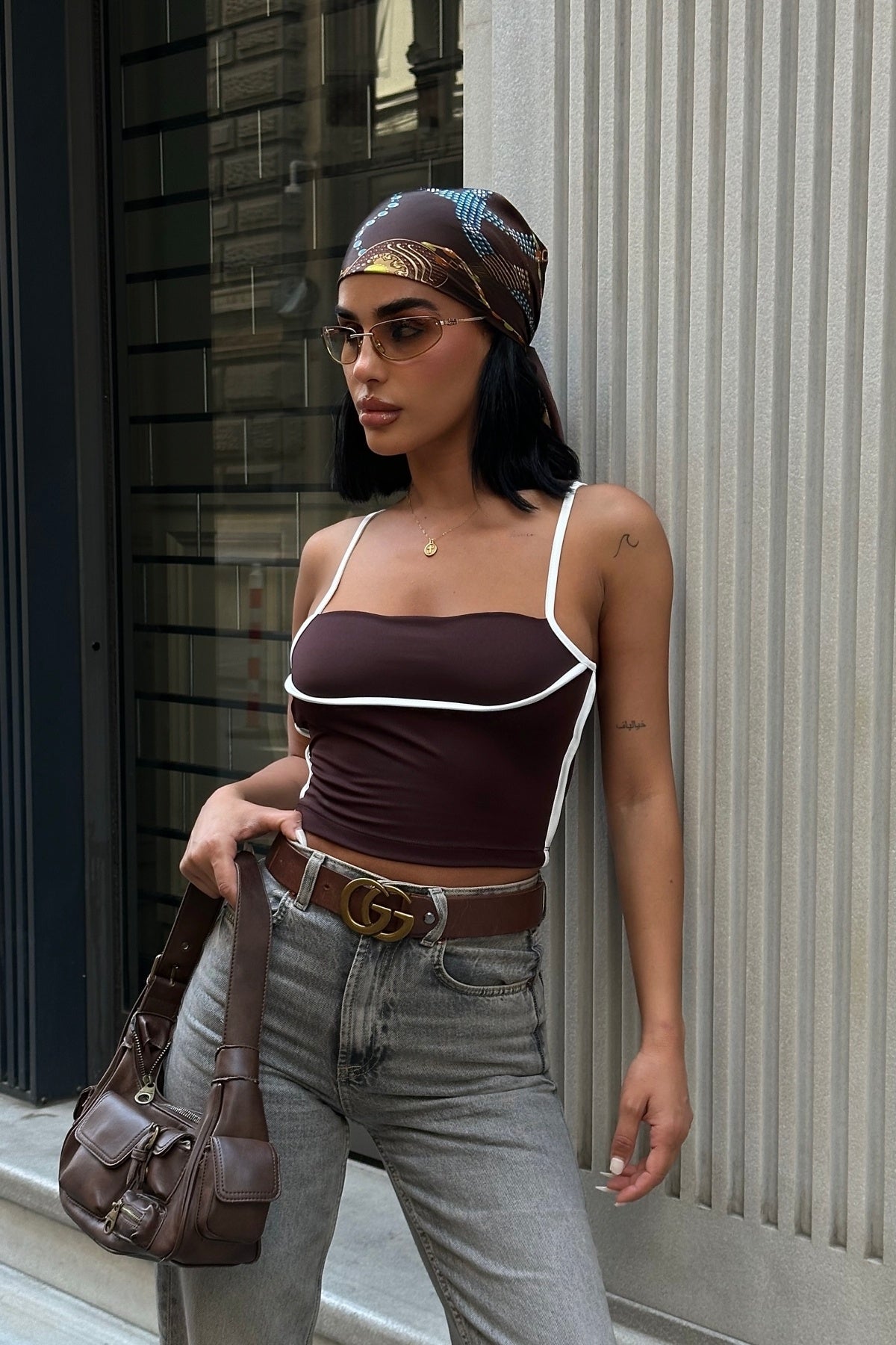 WFT4096 Askılı Kontrast Crop Bluz - Kahverengi - Görsel 6