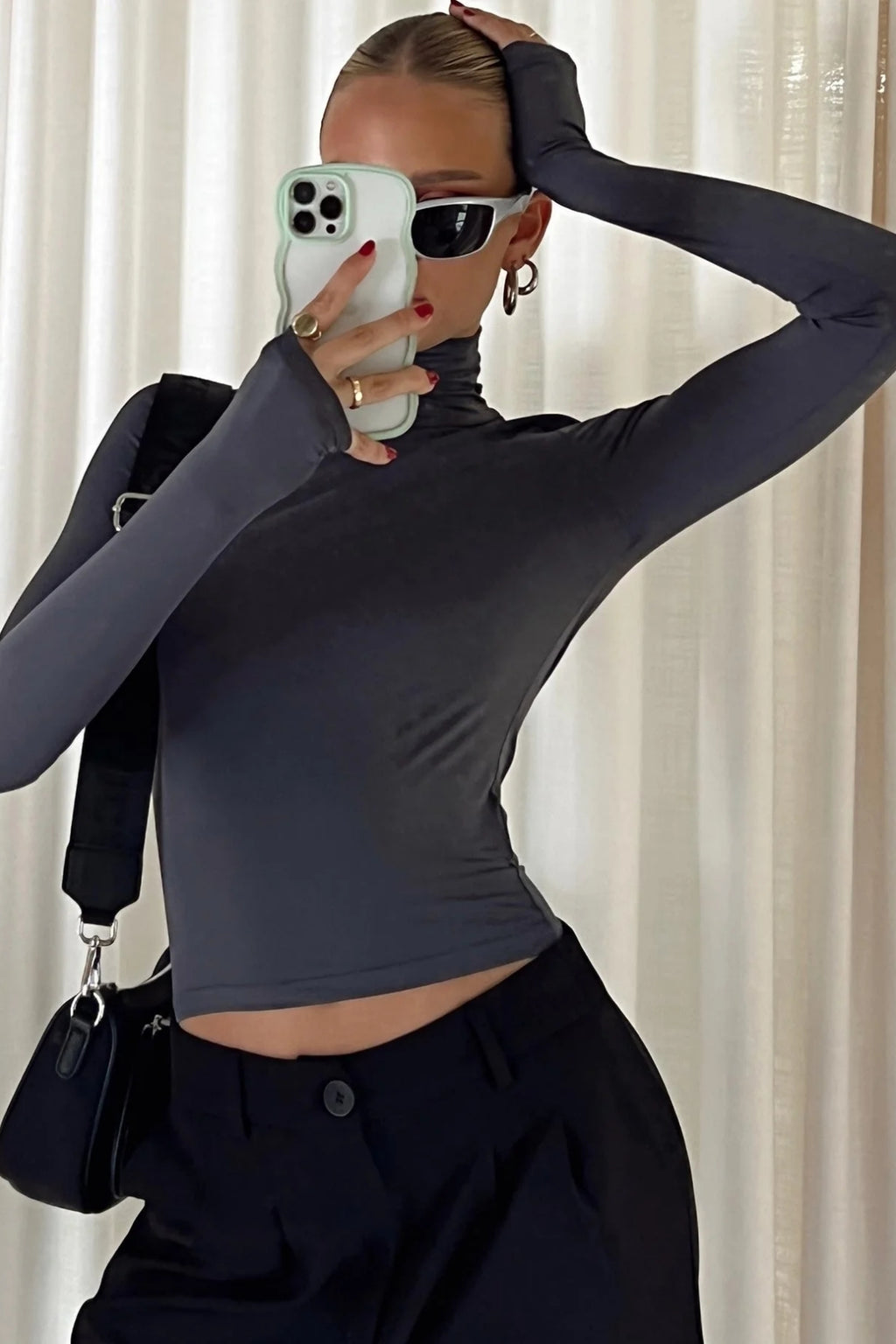 Balıkçı Yaka Parmak Detaylı Uzun Kollu Basic Crop - füme - Görsel 1