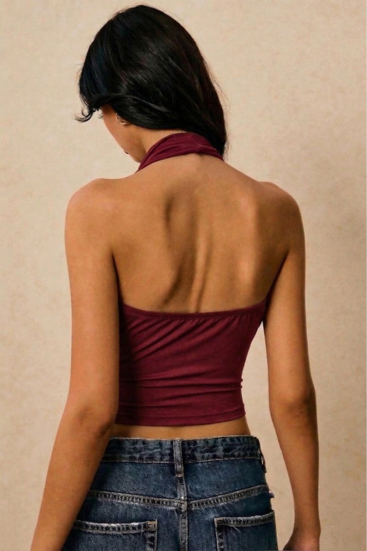Degaje Yaka Aksesuar Detaylı Crop Bluz - Bordo - Görsel 3