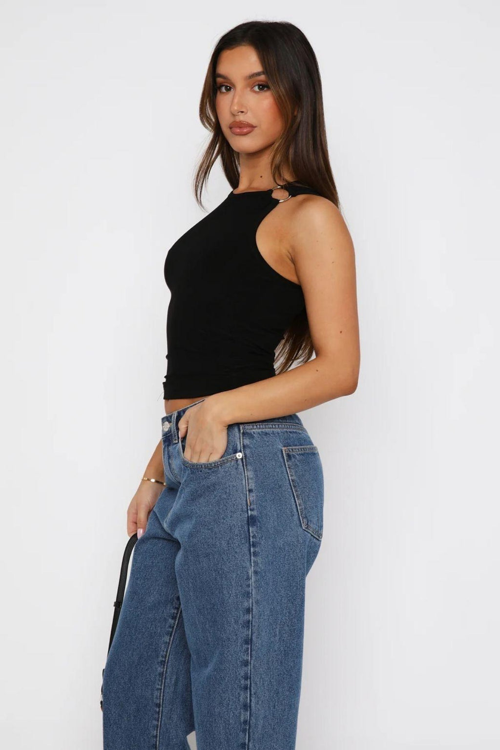 Omzu Halka Detaylı Esnek Crop Bluz - Siyah - Görsel 3