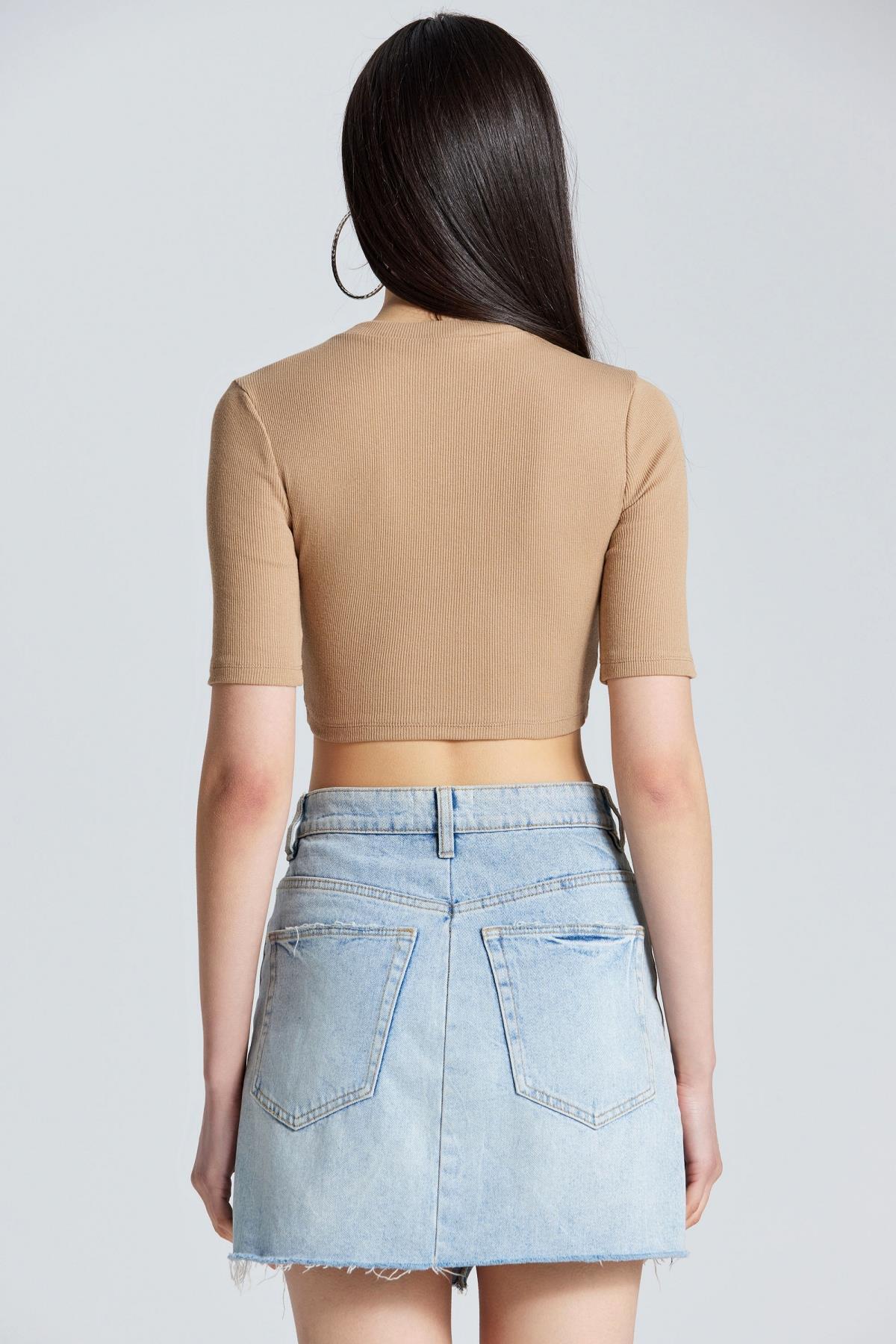 2556 Kısa Kollu Crop - Bej - Görsel 3