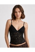 GÖĞSÜ ASTARLI ESNEK DANTEL CROP TOP BLUZ - Siyah - Görsel 1
