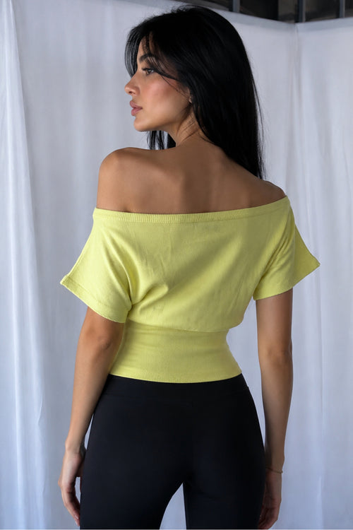 %100 PAMUK BELE OTURAN OMZU AÇIK FİTİLLİ ESNEK CROP TOP BLUZ - Limon Sarısı - Görsel 2