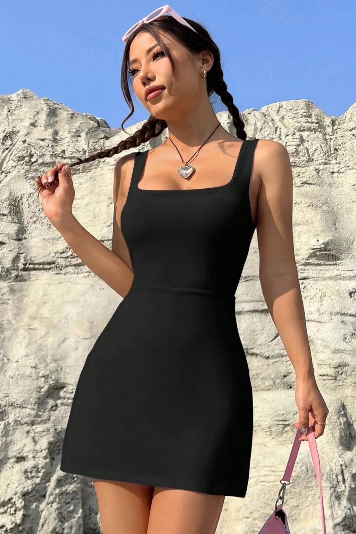 Askılı Kare Yaka Şortlu Mini Elbise - Siyah - Görsel 4