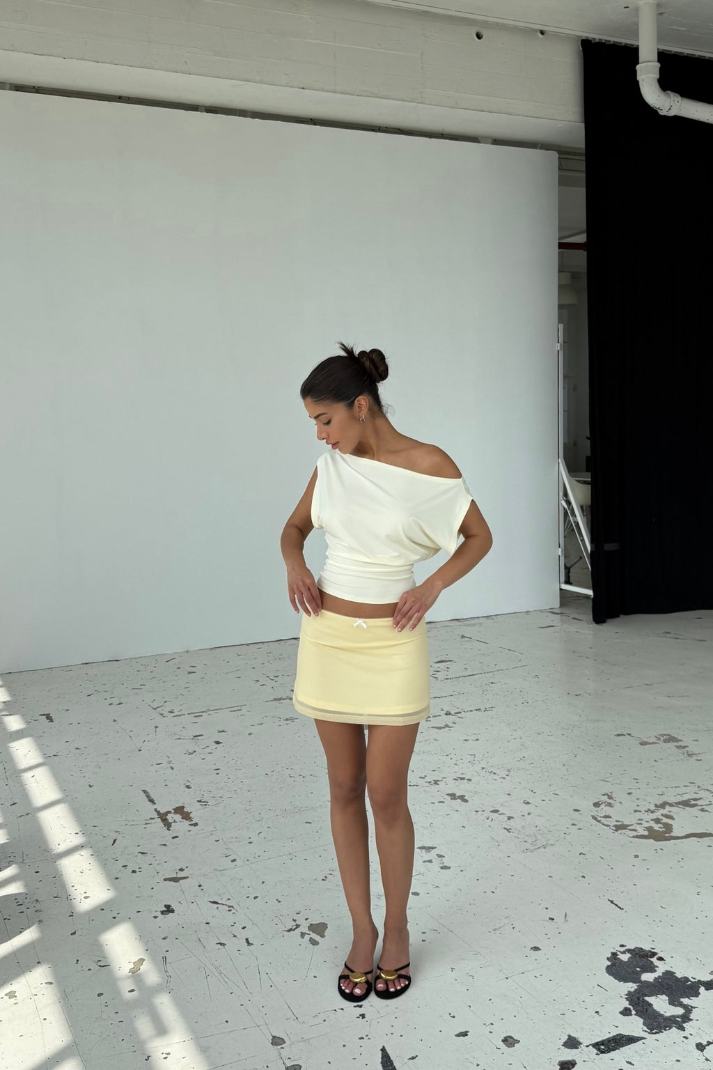 Ultra Soft Premium Kumaş Bele Oturan ESNEK Crop Top Bluz - Tereyağ Sarısı - Görsel 4