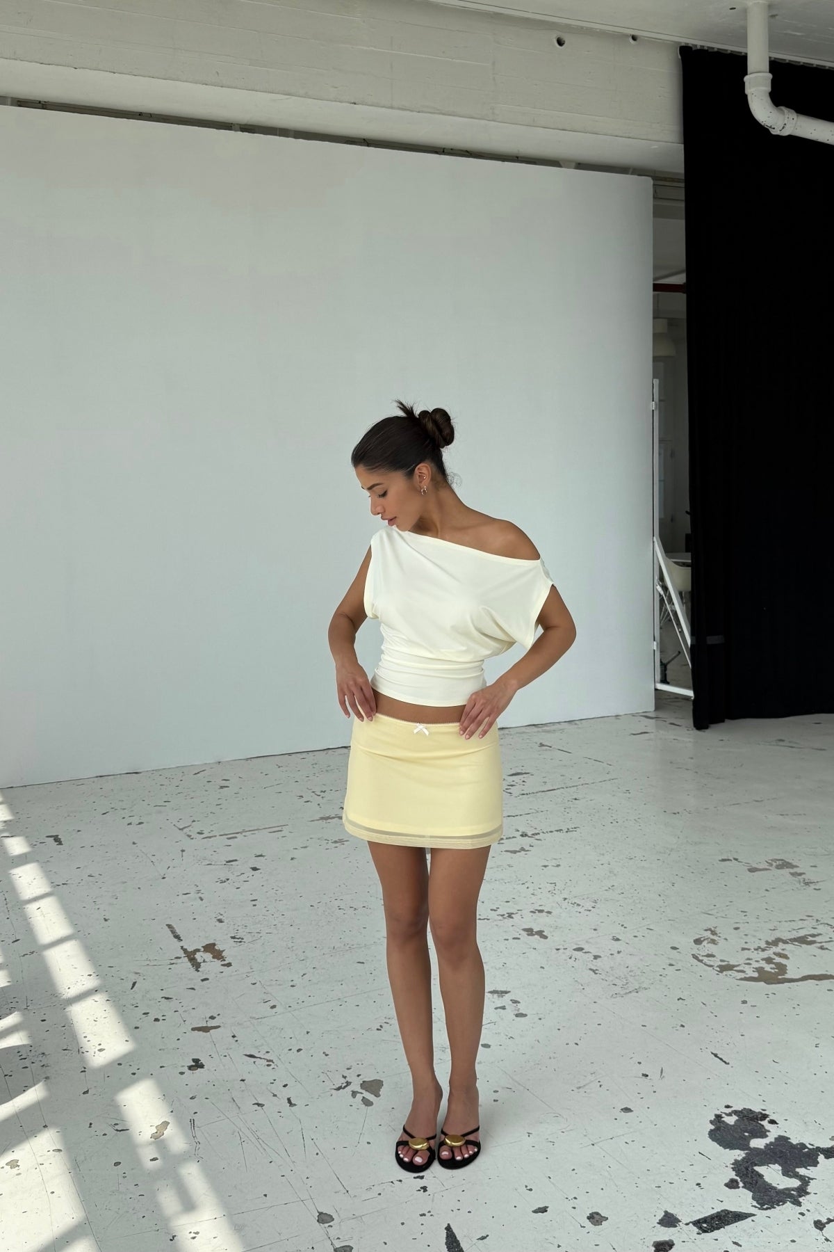 Ultra Soft Premium Kumaş Bele Oturan ESNEK Crop Top Bluz - Tereyağ Sarısı - Görsel 4