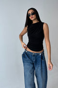 WFT4058 Büzgülü Dökümlü Kolsuz Esnek Kumaşlı Bluz - Siyah - Görsel 1
