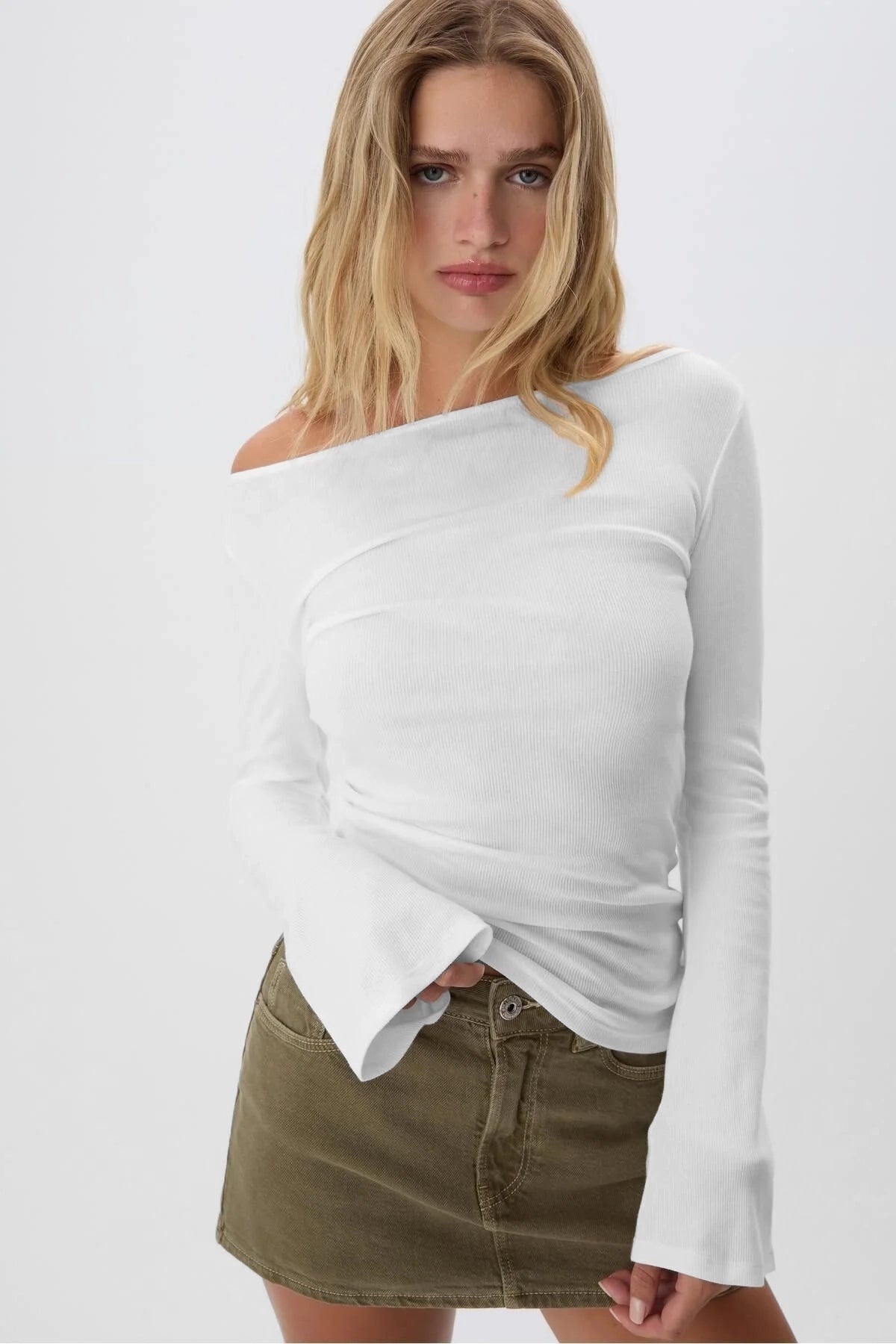 Çan Kollu Basic Bluz - Beyaz - Görsel 1
