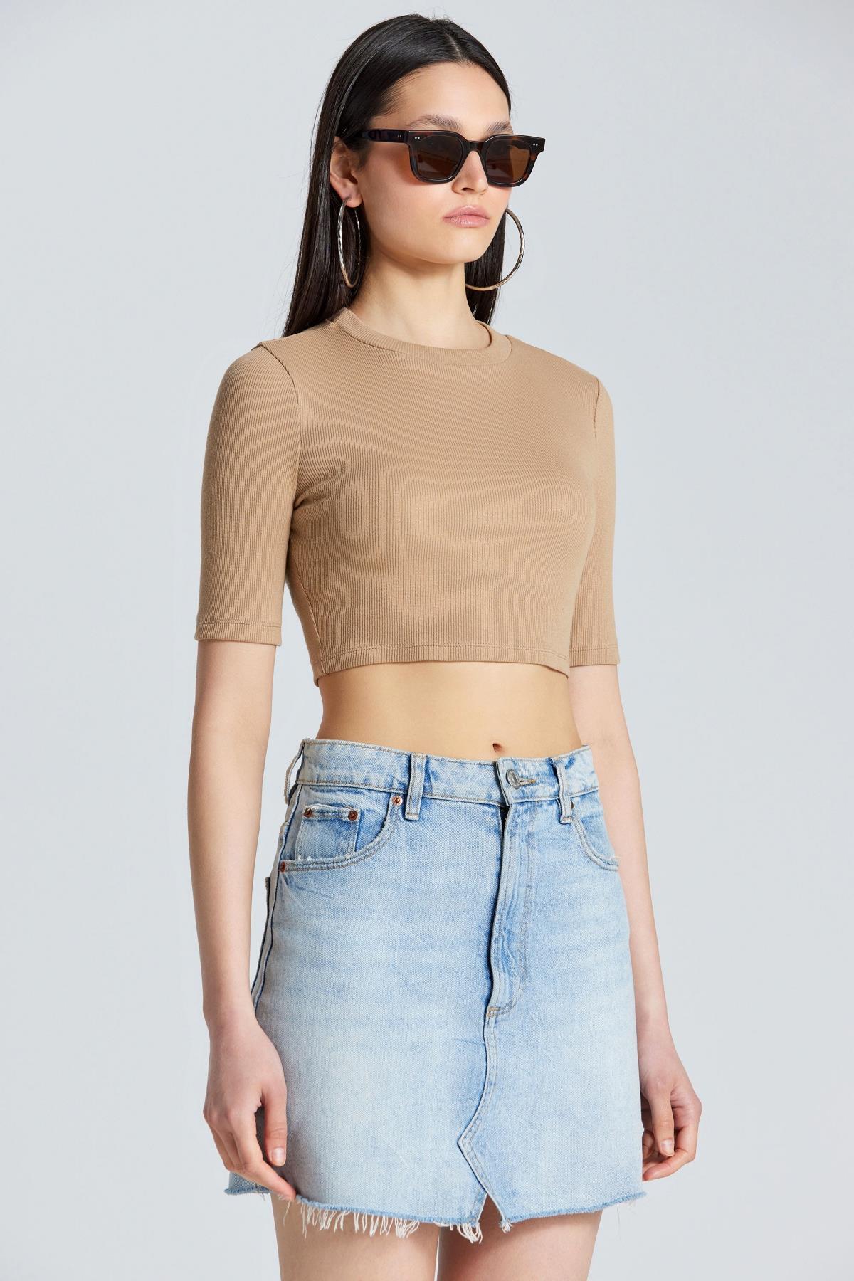 2556 Kısa Kollu Crop - Bej - Görsel 1