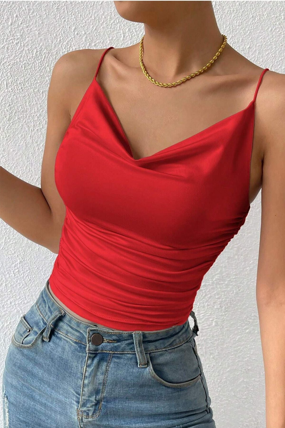 Kolsuz Askılı Degaje Yaka Bluz Crop - Kırmızı - Görsel 3
