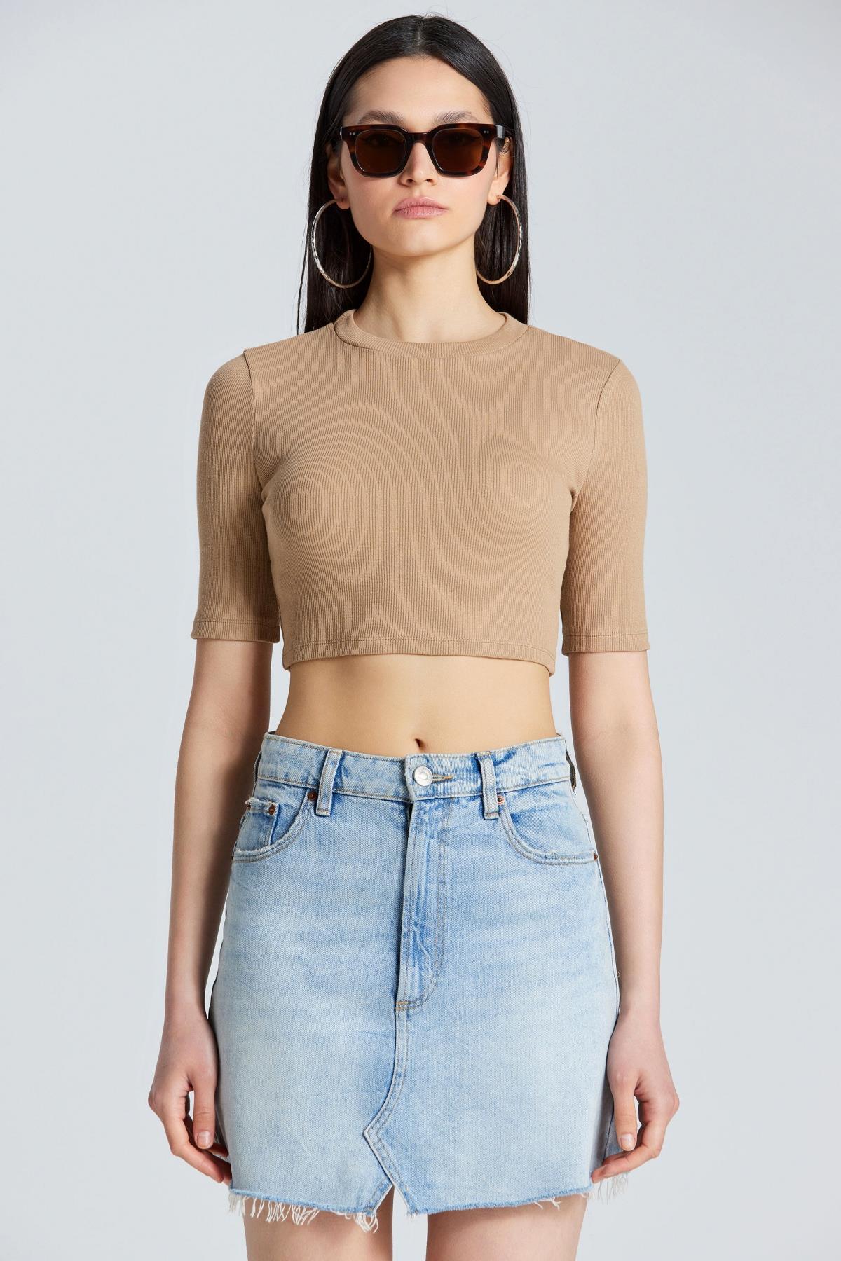 2556 Kısa Kollu Crop - Bej - Görsel 2