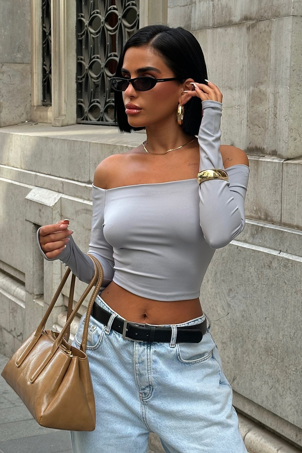 WFT2977B Madonna Yaka Parmak Detaylı Esnek Crop Bluz - Gri - Görsel 1