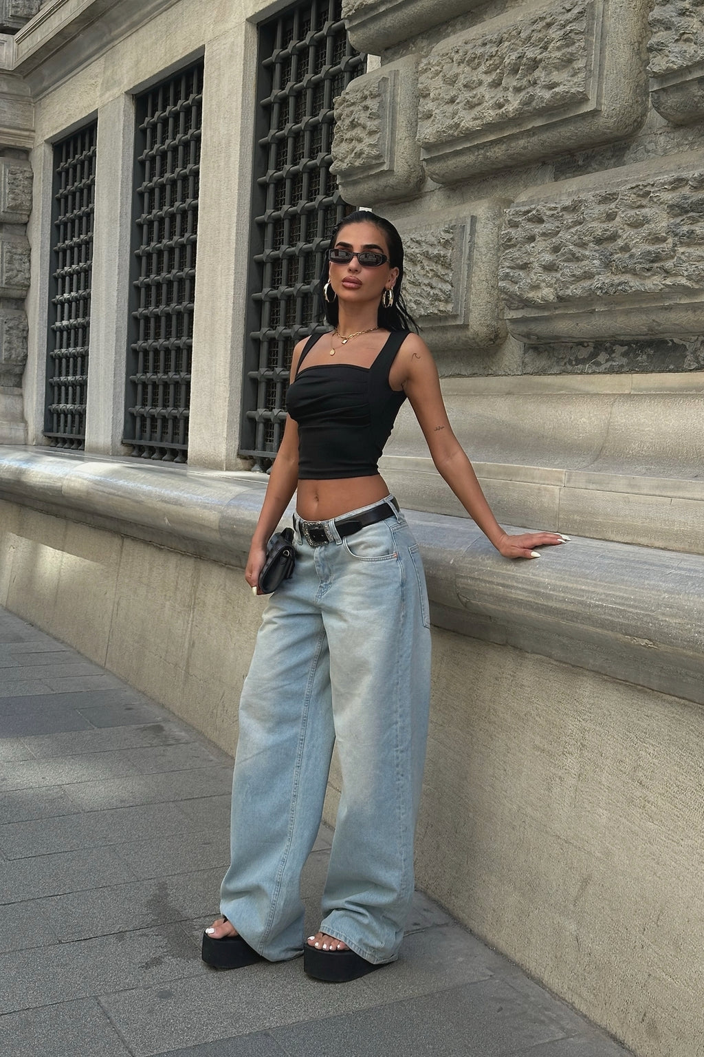 Askılı Büzgülü Crop Bluz - Siyah - Görsel 5