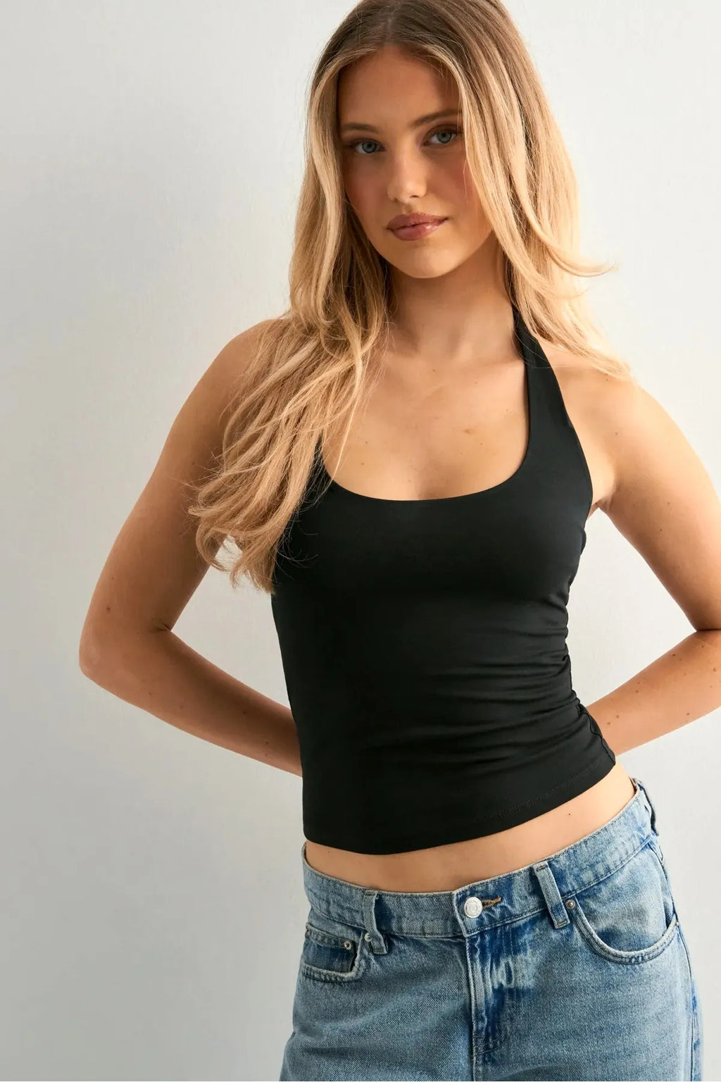 Halter Yaka Crop Top Body - Siyah Koyu Ton - Görsel 1