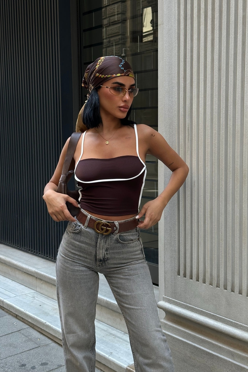 WFT4096 Askılı Kontrast Crop Bluz - Kahverengi - Görsel 4