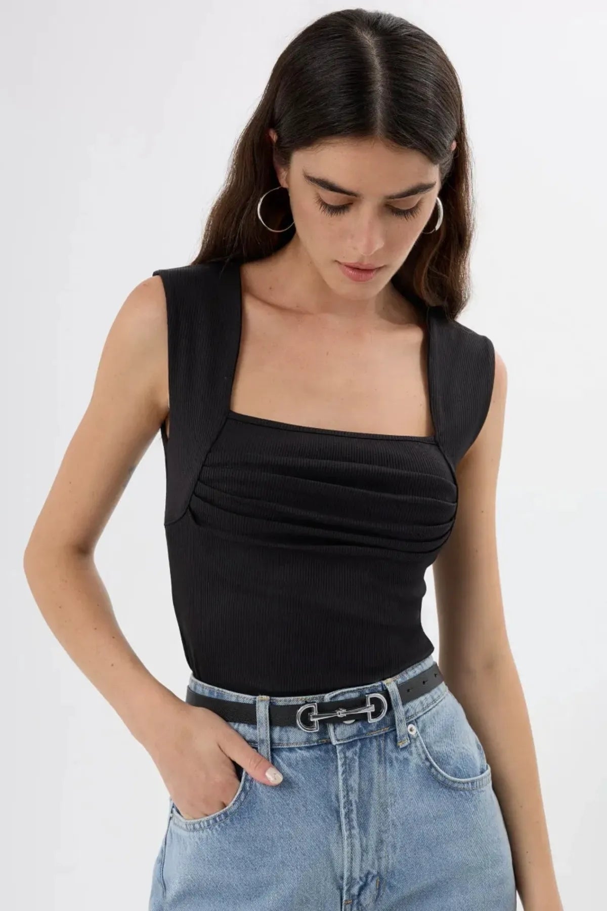 6058 Fitilli Askılı Büzgülü Crop Top - Siyah - Görsel 1