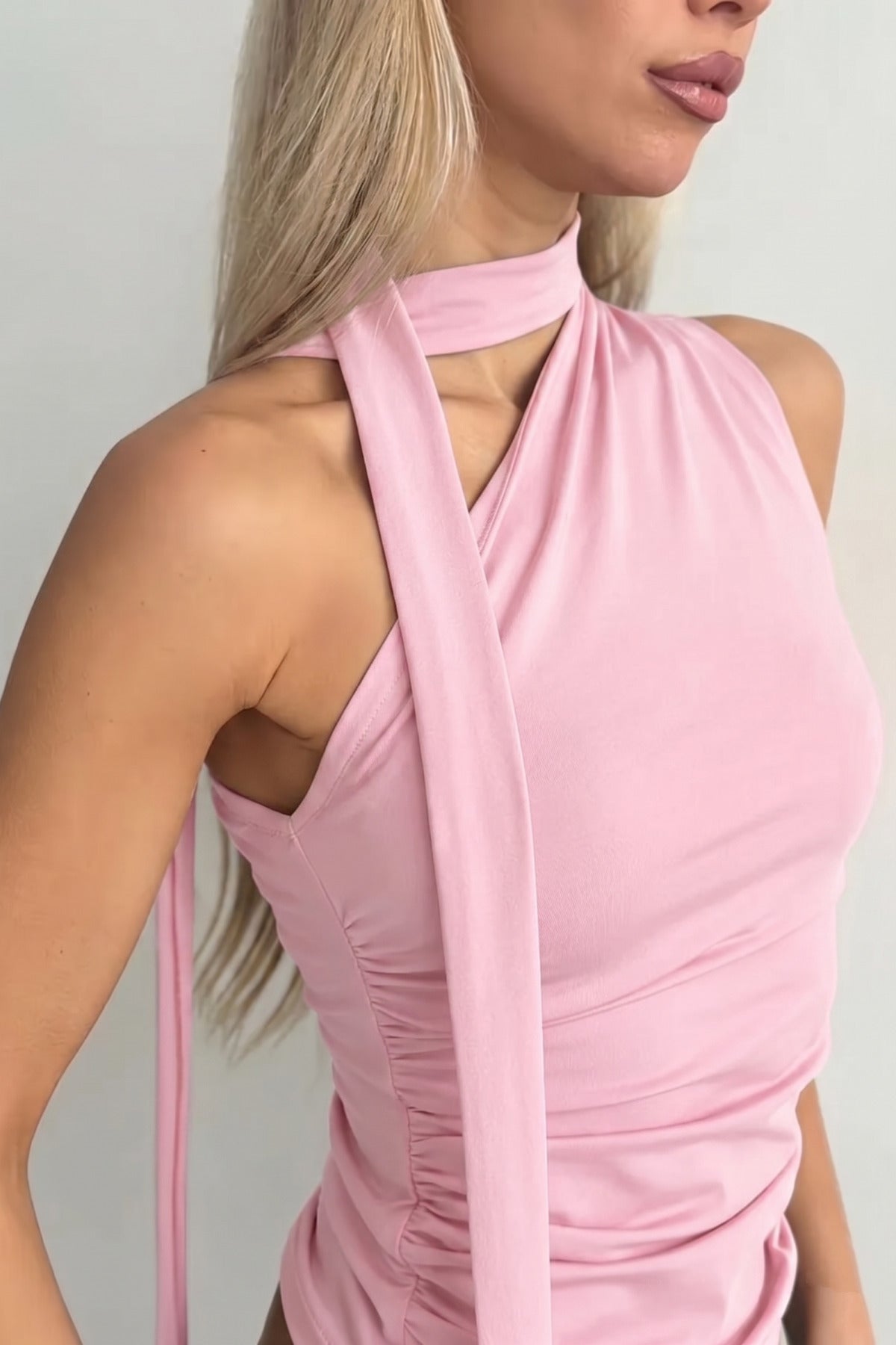 Tek Omuz Esnek Büzgülü Kuşaklı Bluz - Pembe - Görsel 3