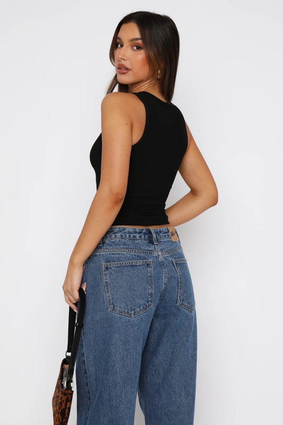 Omzu Halka Detaylı Esnek Crop Bluz - Siyah - Görsel 2
