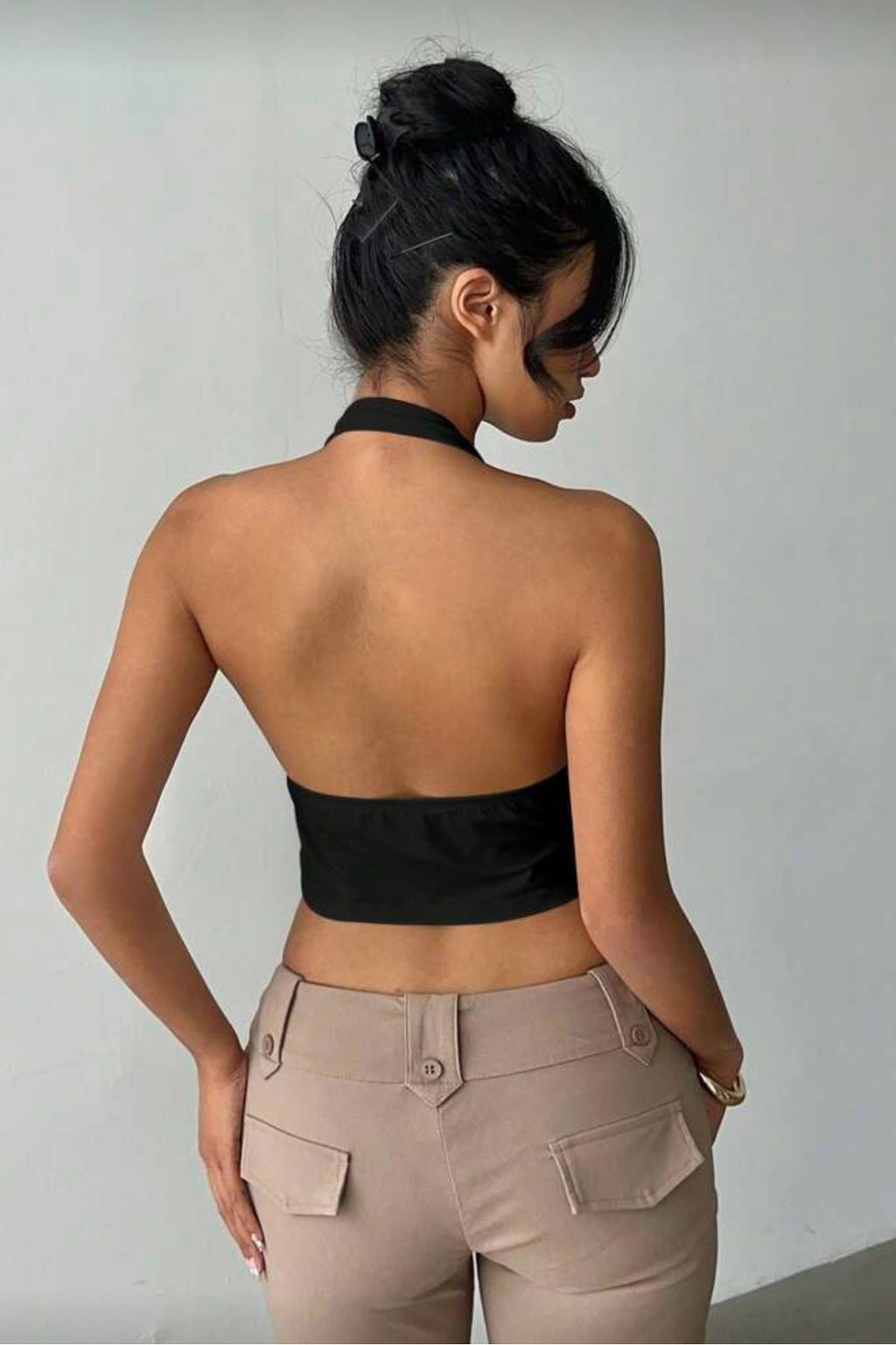 ÖNÜ BAĞCIKLI SIRTI AÇIK CROP TOP BLUZ - Siyah - Görsel 2