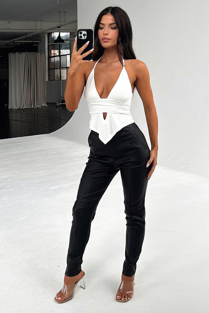 Halter Yaka Kesik Detaylı Crop Bluz - Beyaz - Görsel 7